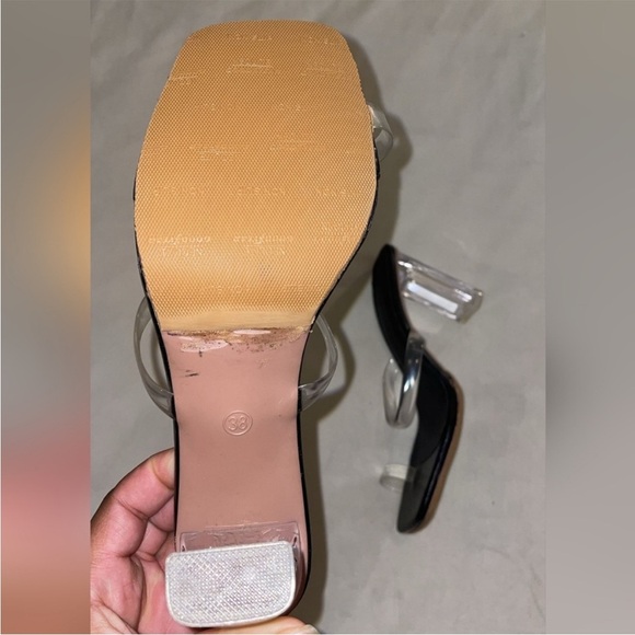 Preloved unbranded size 38 heels - Picture 2 of 3